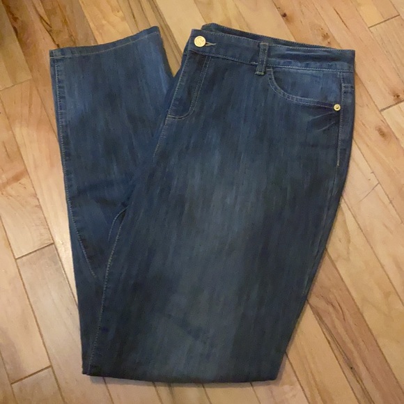 Women’s Jeans - Picture 3 of 7